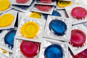 Контрацепція: помилки при використанні презервативу, фото