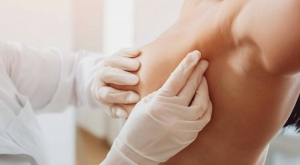 Профілактика раку грудей: як проводити самообстеження?, фото